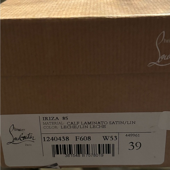 NWT authentic CL pumps - color is like a rose gold - Picture 4 of 4